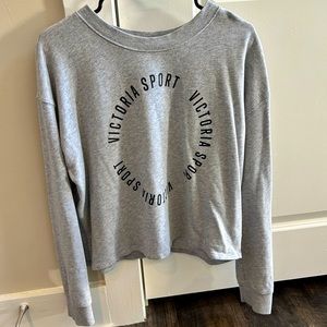 Victoria Sport lightlightweight top, size L